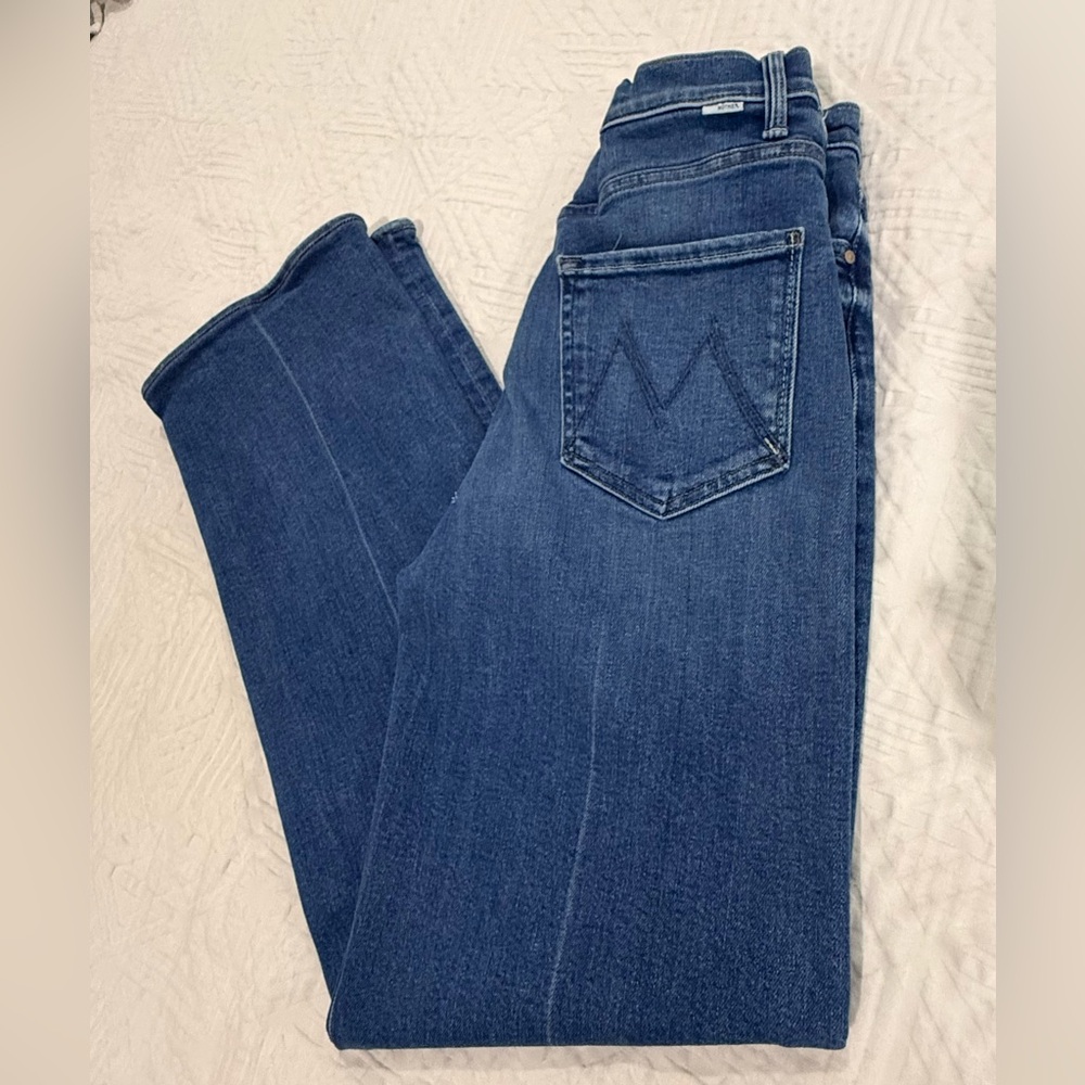 Mother Denim Tune Up Maven Sneak High-Rise Jeans in Opposites Attract - Picture 3 of 10